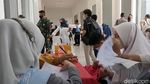 Momen Pelajar di Garut Disuntik Vaksin COVID-19