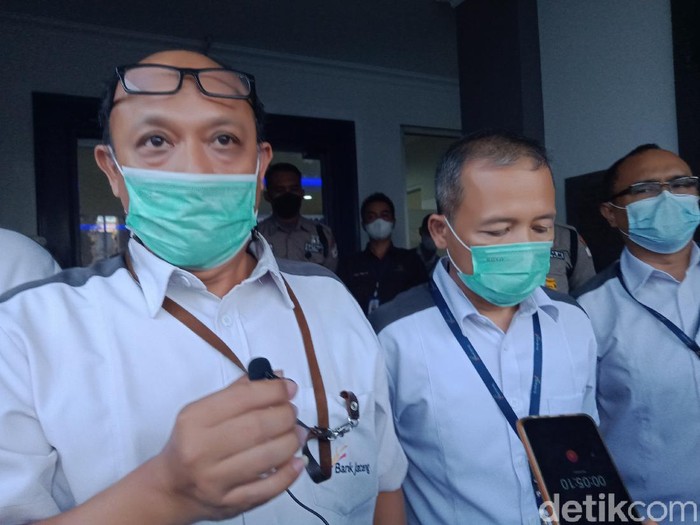 Pimpinan Bank Jateng memberikan keterangan terkait kasus skimming, Rabu (8/9/2021).