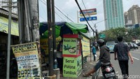 Para PKL sangat mengganggu akses dan kenyamanan pejalan kaki yang melintas.