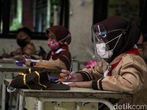 Tinjau PTM Terbatas di 3 SMA, Wagub Jabar: Sudah Baik & Sesuai Aturan