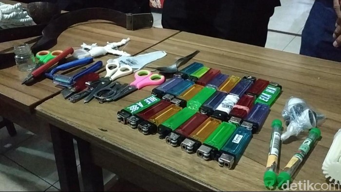 Kebakaran maut di Lembaga Pemasyarakatan Tangerang menyita perhatian. Tak ingin peristiwa serupa terjadi di Pacitan, polisi menggelar razia.