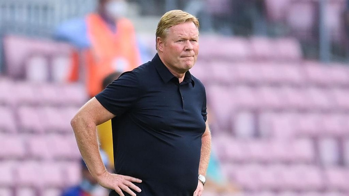 Ronald Koeman masih sakit hati dengan Barcelona (Getty Images/David Ramos)