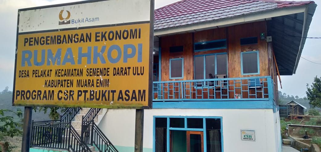 Rumah Kopi di Desa Pelakat