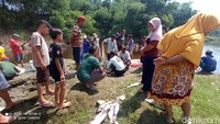 Diwawancara terpisah, Dinas Lingkungan Hidup dan Kehutanan (DLHK) Provinsi Jawa Tengah memastikan perubahan warna air Bengawan Solo Blora merupakan satu rangkaian pencemaran air yang terindikasi dari limbah Ciu di Solo.  
