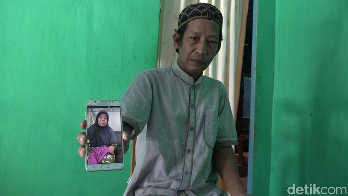 Seorang TKW asal Polman, Sulbar, sempat kabur dari rumah majikan di Dubai karena digaji kurang. Dia juga sempat ditahan dan dimintai tebusan oleh agen (Abdy/detikcom)