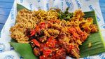 Makan Nasi Rames Terpedas di Dunia, Pakai Cabai Carolina Reaper