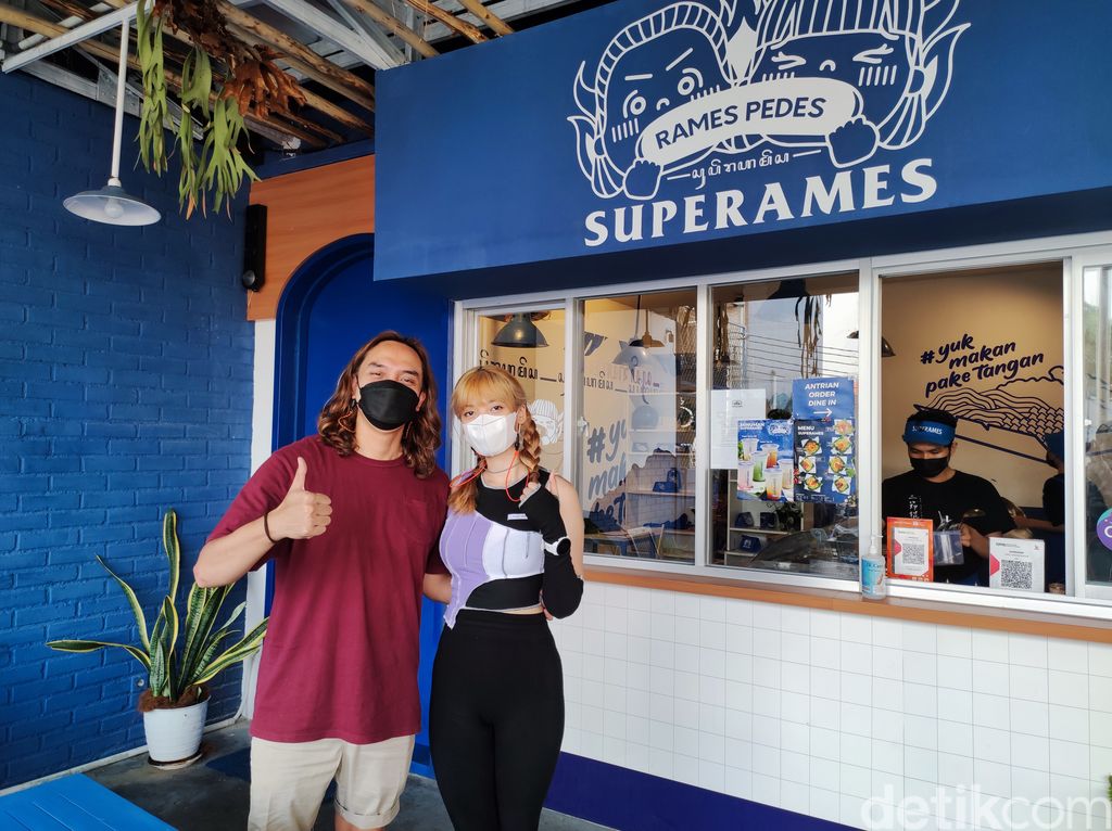 Superames: Huaaah! Nasi Rames Komplet Pakai Sambal Terpedas di Dunia
