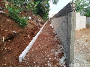 Awal Mula Masalah hingga Tembok Perumahan Persempit Akses Warga di Serua