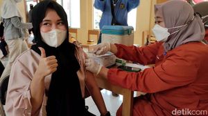 Vaksinasi COVID-19 di Ciamis Sasar Warga hingga Santri