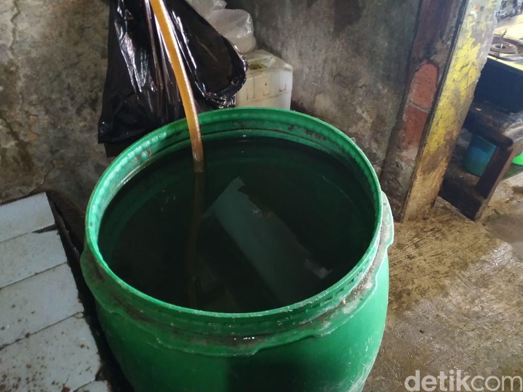 Air bersih dari PAM Jaya sudah mengalir kembali di permukiman Jl Pademangan III dan IV, Pademangan Timur, Jakut, 9 September 2021. (Athika Rahma/detikcom) Air bersih dari PAM Jaya sudah mengalir kembali di permukiman Jl Pademangan III dan IV, Pademangan Timur, Jakut, 9 September 2021. (Athika Rahma/detikcom)
