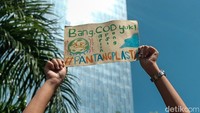 Surat tuntutan massa juga sempat diterima perwakilan perusahaan.