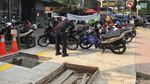 Baru Saja Rampung, Trotoar Tebet Langsung Jadi Parkiran