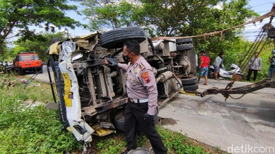 Ada Tabrakan Beruntun Tewaskan 4 Orang di Semarang