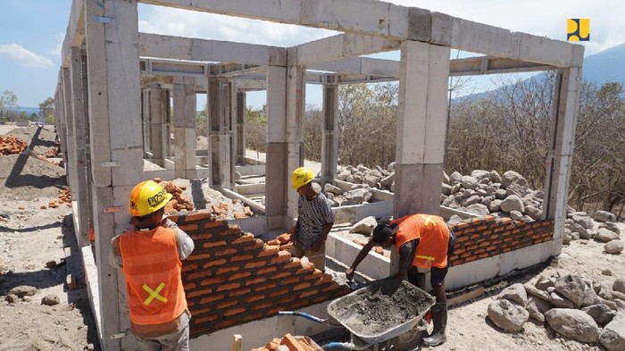 Pembangunan rumah khusus bagi masyarakat terdampak bencana badai siklon tropis Seroja di NTT telah mencapai 39,65%. Kementerian Pekerjaan Umum dan Perumahan Rakyat (PUPR) terus kebut pembangunan tersebut.