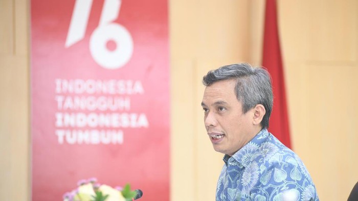 BTN Optimis Capai Target 2021 Wakil Direktur Utama PT Bank Tabungan Negara (Persero) Tbk. Nixon LP Napitupulu didampingi Head of Investor Relations Bank BTN Winang Budoyo memaparkan terkait target kinerja bisnis perseroan dalam Public Expose BBTN secara virtual di Jakarta, Kamis (9/9). Bank BTN optimistis bakal mencapai target kinerja bisnis perseroan hingga akhir 2021, disumbang berbagai transformasi yang dilakukan untuk memanfaatkan potensi besar di sektor perumahan, stimulus dari pemerintah, hingga momentum pemulihan ekonomi nasional. Transformasi yang dilakukan Bank BTN juga untuk mencapai tujuan utama perseroan yakni menyediakan rumah yang layak dan terjangkau bagi masyarakat Indonesia. Hingga Juni 2021, Bank BTN mencatatkan pertumbuhan laba bersih sebesar 19,87% yoy menjadi Rp920 miliar dengan coverage ratio di atas 120%.