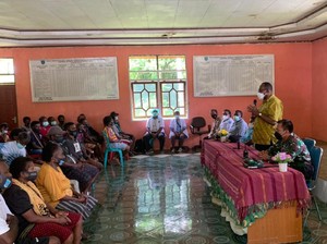 Dandim-Bupati Maybrat Cek Warga Ngungsi Usai KKB Serang Posramil Kisor
