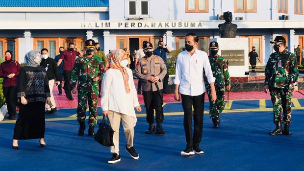 Foto/ Jokowi Bersama Ibu Iriana bertolak ke Sulawesi Selatan Dalam Rangka Kunjungan Kerja/ Foto: Rusman - Biro Pers Sekretariat Presiden