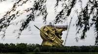 Patung ini telah berdiri sejak 2016 dan menjadi objek wisata. 
