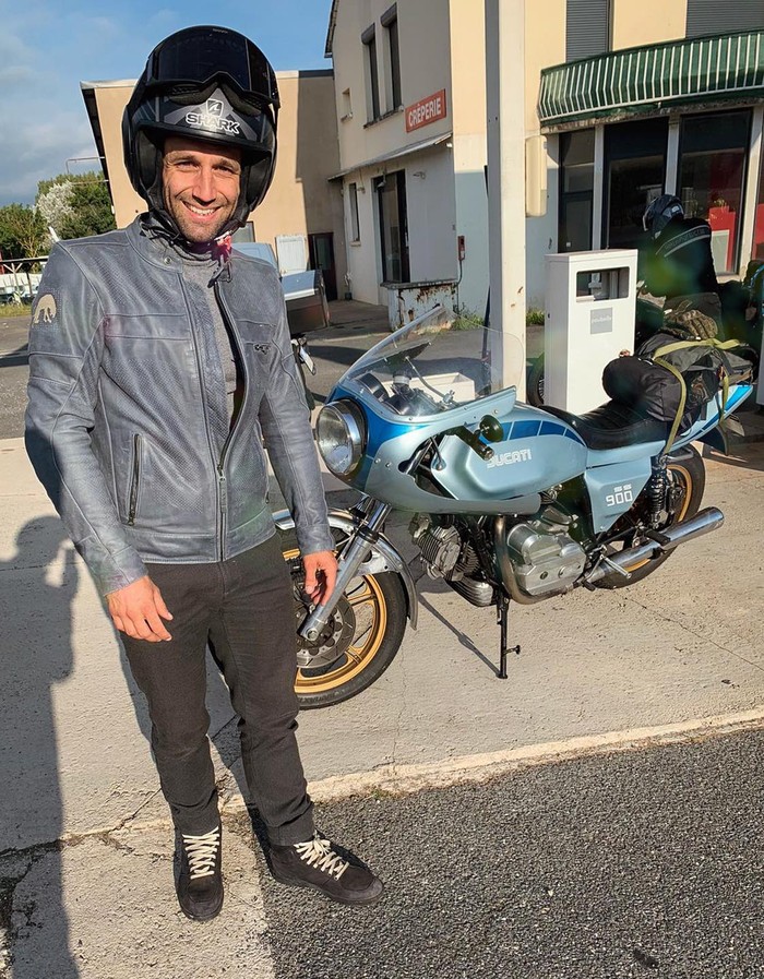 Johann Zarco Touring Naik Motor Jadul