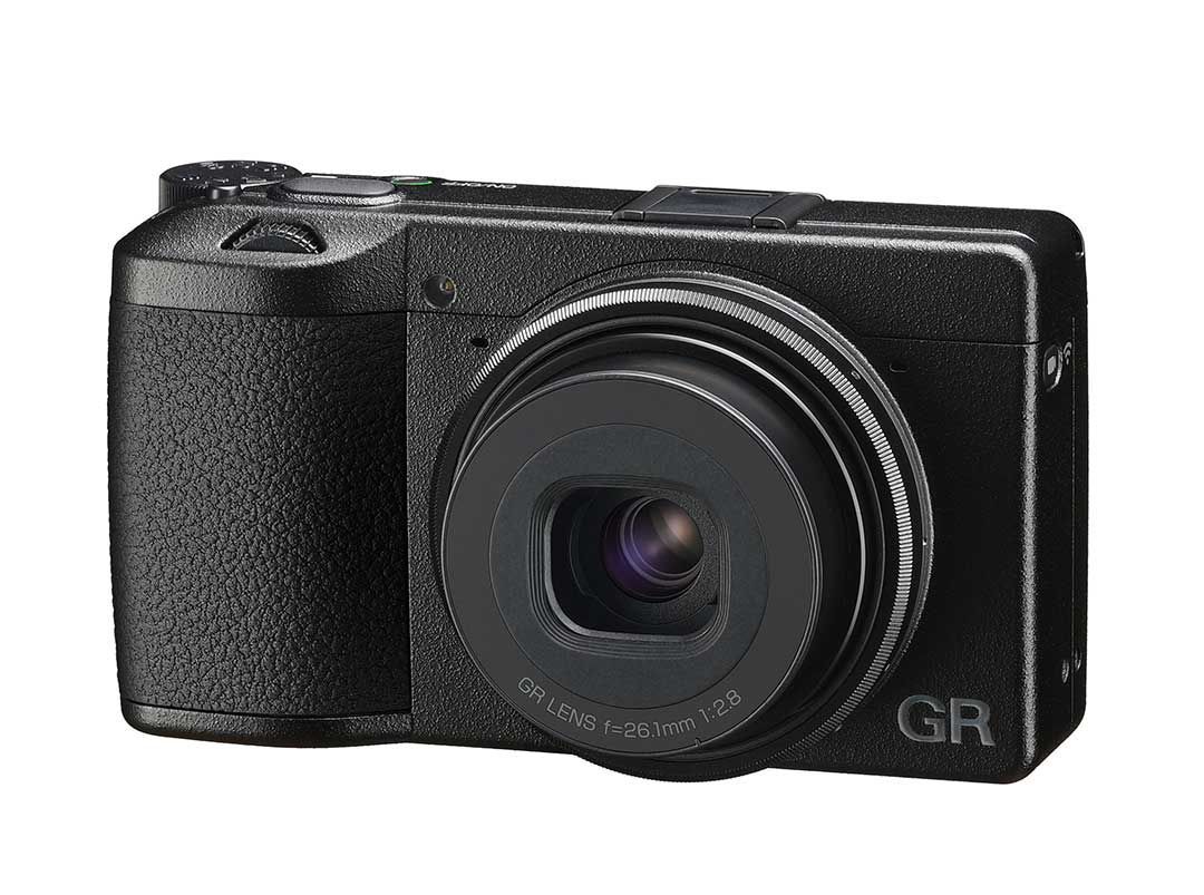 Kamera compact Ricoh GR III X punya lensa baru