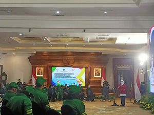Khofifah Semangati Atlet Jatim yang akan Berangkat ke PON XX Papua