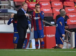 Keenam, Ronald Koeman seperti kepala batu. Dirinya tidak terima kritik dari berbagai pihak dan keras kepala untuk memainkan formasinya walau berujung hasil yang kurang manis (AFP)