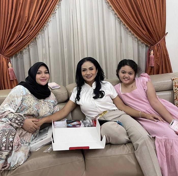 Krisdayanti Rayakan Ultah Sang Putri, Atta dan Aurel Jadi Tamu Istimewa Krisdayanti Rayakan Ultah Sang Putri, Atta dan Aurel Jadi Tamu Istimewa