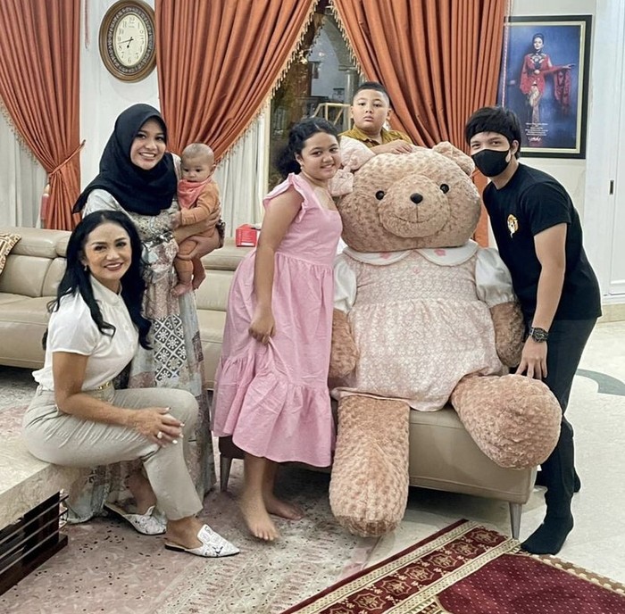 Krisdayanti Rayakan Ultah Sang Putri, Atta dan Aurel Jadi Tamu Istimewa Krisdayanti Rayakan Ultah Sang Putri, Atta dan Aurel Jadi Tamu Istimewa