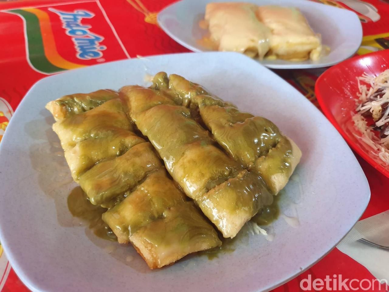 5 Kuliner Legendaris Dekat Kampus UI yang Wajib Disinggah