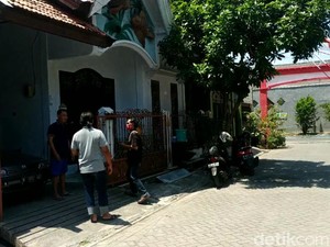 Heroik! Aksi Emak-emak Gagalkan Pencurian Motor Pakai Sapu