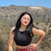 Seperti dalam foto yang satu ini, Marshanda terlihat sangat percaya diri dengan bentuk tubuhnya. Dia tak mau lagi menutupi ataupun mengedit foto-fotonya. Penampilan naturalnya itu yang mencuri atensi publik dan membuatnya banjir dukungan. Foto: Instagram/@marshanda99