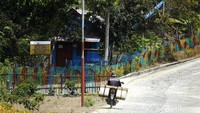 Desa Pelakat merupakan salah satu desa terpencil yang ada di Kecamatan Semende Darat Ulu, Kabupaten Muara Enim, Sumatera Selatan. Dari pusat kabupaten, Desa Pelakat berjarak sekitar 125 km atau bisa ditempuh kurang lebih selama 4 jam.