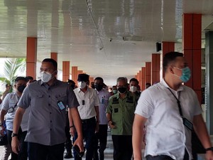 Yasonna Jenguk Korban Kebakaran Maut Lapas Tangerang di RS