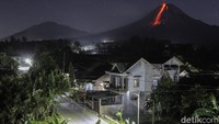 Berdasarkan BPPTKG, Merapi mengeluarkan lava pijar sebanyak 46 kali pada Rabu (8/9) pukul 18.00 WIB hingga Kamis (9/9) pukul 06.00 WIB.