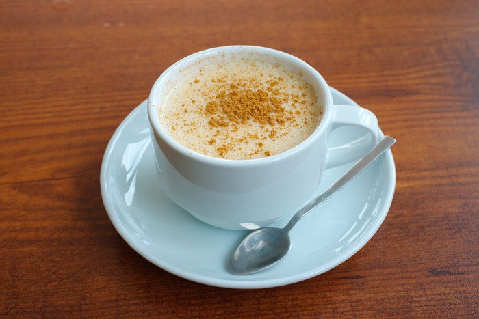 Minuman racikan kopi campur kunyit bermanfaat untuk tubuh, salah satunya bisa meningkatkan imunitas tubuh.
