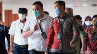 Yasonna sempat menuju ruang perawatan korban kebakaran Lapas Tangerang.  
