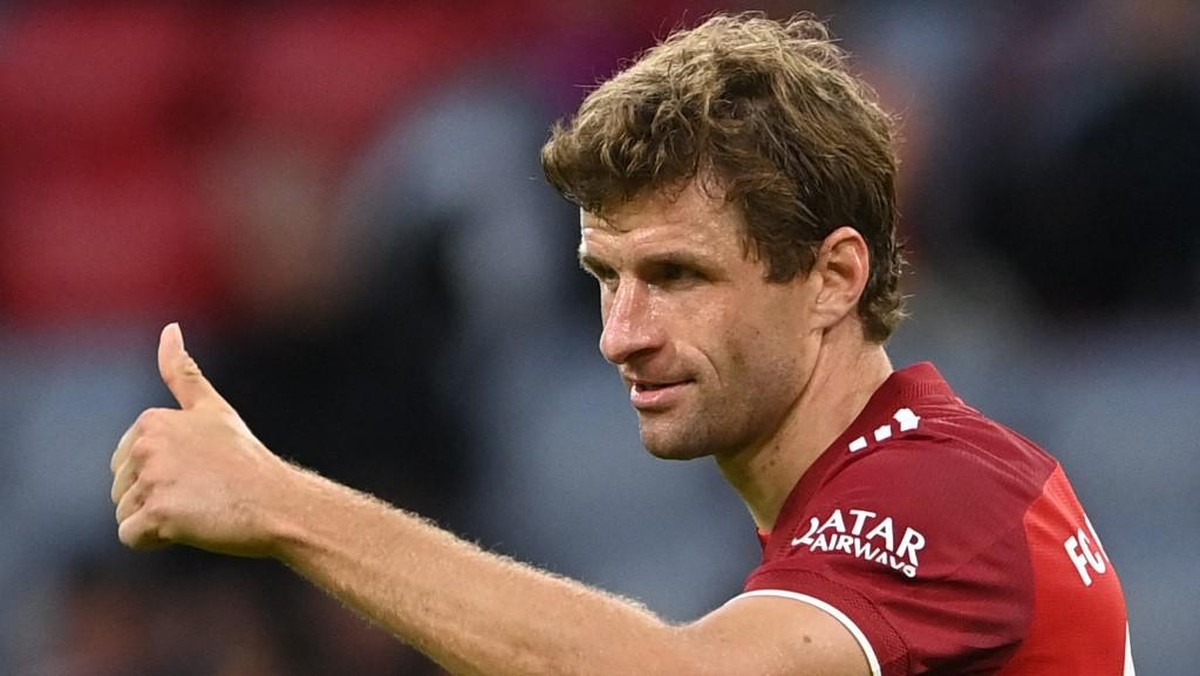 Thomas Mueller bela strategi transfer Bayern Munich di bursa musim panas ini. (Foto: AFP/CHRISTOF STACHE)