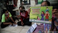 Tetapi dengan adanya e-KTP, komunitas Transpuan ini diharapkan mendapatkan pelayanan umum khususnya kesehatan.
