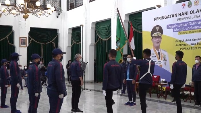 Pengukuhan atlet PON asal Jabar