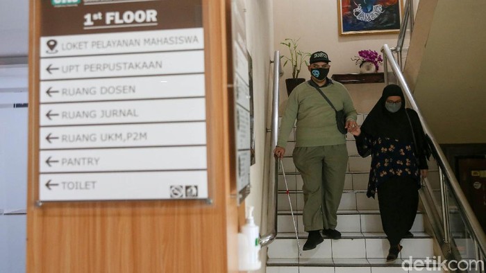 Potret Orientasi Mahasiswa Disabilitas di UMJ Disabled Care Community Universitas Muhammadiyah Jakarta (DCC UMJ) mengenalkan sejumlah fasilitas kepada mahasiswa.
