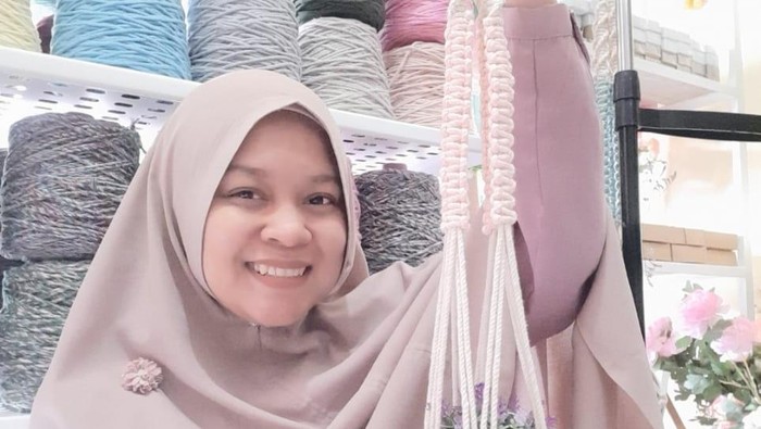 Resign dari BUMN, Ibu Muda Ini Jual Aksesoris Beromzet Rp 500 Juta