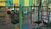 Padahal RPTRA dan Sarana Terbuka Olahraga ini dibuat untuk kegiatan warga berolahraga maupun anak-anak bermain di taman.