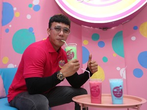 Jualan Es Permen Karet Ruri Repvblik Makin Moncer