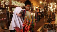 Pimpinan Saung Angklung Udjo Taufik Hidayat mengakui, selama ini kondisinya terpuruk karena pertunjukkan musik tradisionalnya mati total.