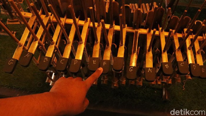 Obyek Wisata Saung Angklung Udjo sudah diperbolehkan dibuka kembali oleh Kemenparekraf RI. Saat ini pihak pengelola masih mempersiapkan fasilitas prokes.