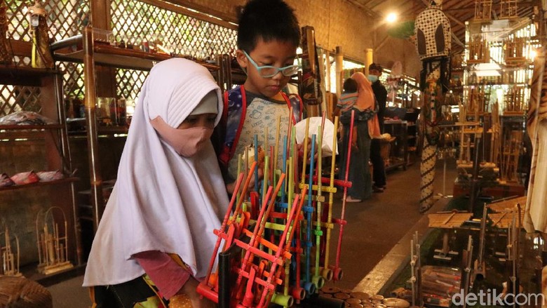 Saung Angklung Udjo Saung Angklung Udjo