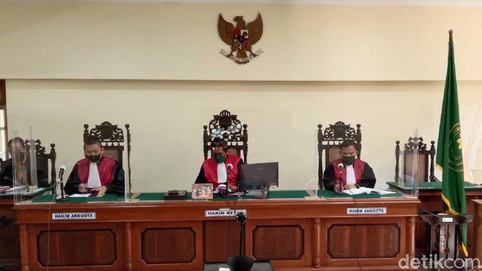 Suasana sidang putusan warga terdampak Bendungan Bener di PN Purworejo, Kamis (9/9/2021)