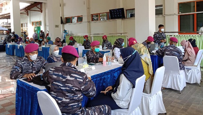 TNI AL gelar vaksinasi bagi 1000 orang di RS Dharmais Jakbar