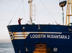 Kapal Tol Laut Sandar Perdana di Timur RI, Harga Barang Makin Murah