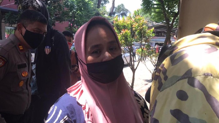 Upi, ibunda Riezkil napi Lapas Tangerang yang tewas dalam kebakaran